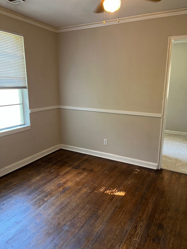 Building Photo - 1544 Columbia Cir