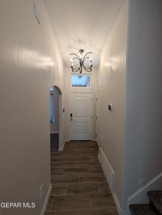 Building Photo - 517 La Entrada Cir