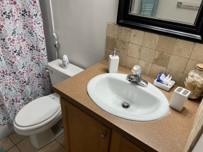 Building Photo - 1700 SW 16th Ct