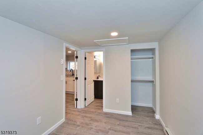 Building Photo - 8 Apple Trail