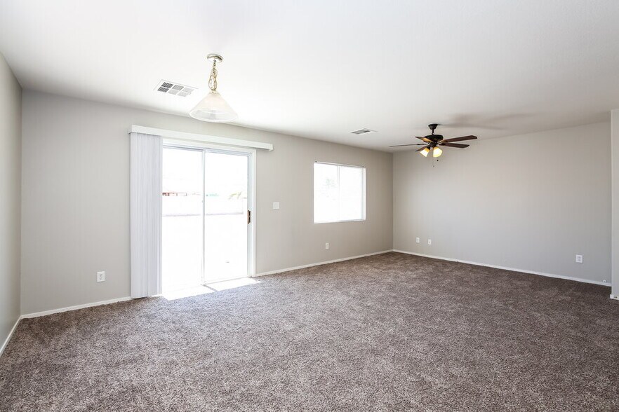 Building Photo - 1203 Emerald Stone Ave