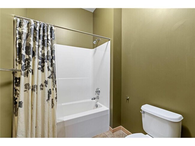 Building Photo - 4525 Park Commons Dr