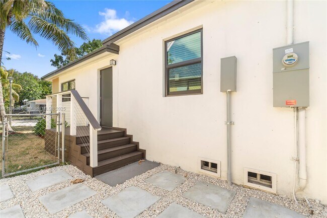 Building Photo - 220 NW 134th St