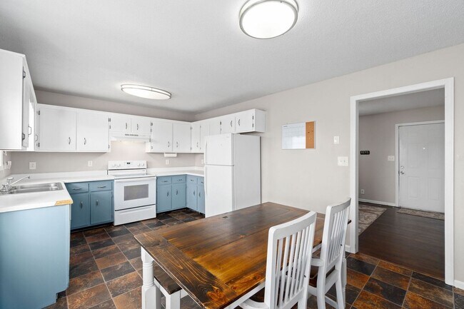 Building Photo - 524 Gainey Dr