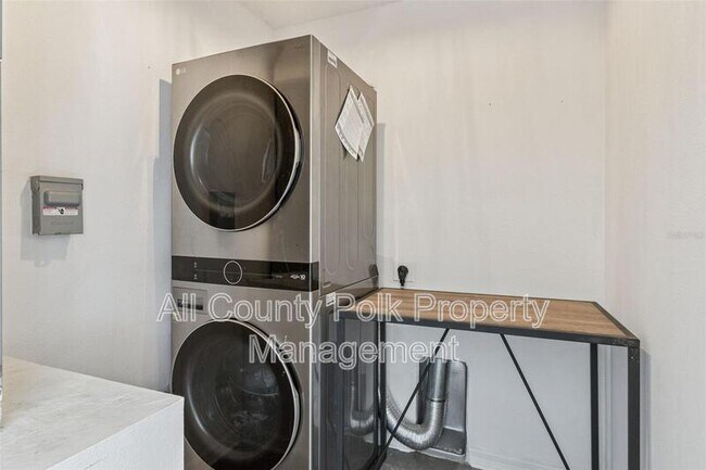 Building Photo - 455 Danube Dr