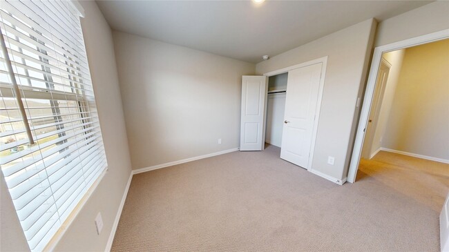 Building Photo - 2102 Dunbar Dr