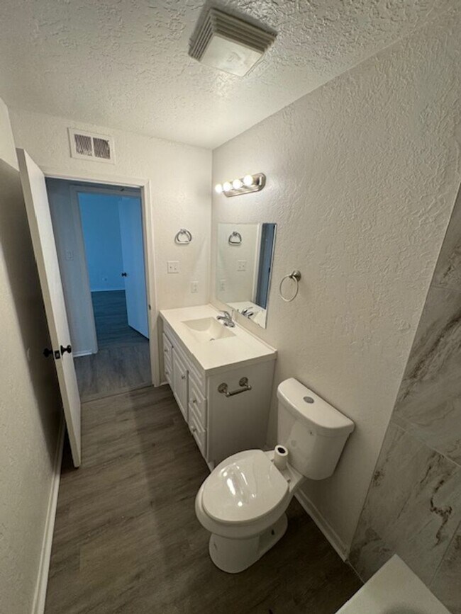 Building Photo - 1050 Meadowlark Ct SE