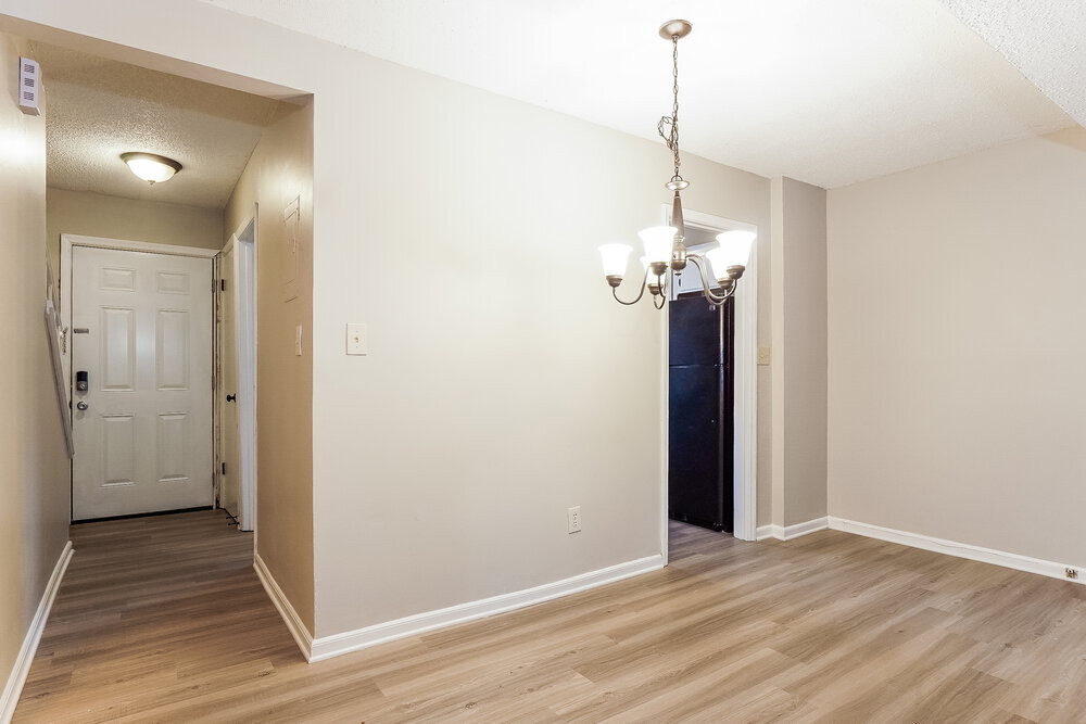 Building Photo - 904 Cedar Crest Dr