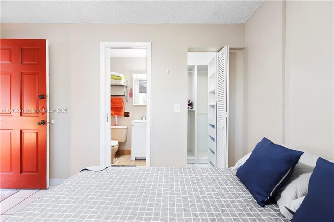 Building Photo - 4500 NW 5th St