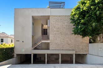 Building Photo - 9080 Shoreham Dr