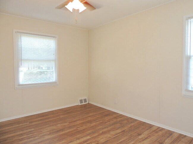 Building Photo - 27080 Zeman Ave