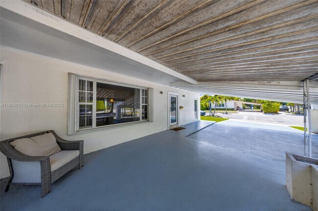 Building Photo - 1700 N Treasure Dr