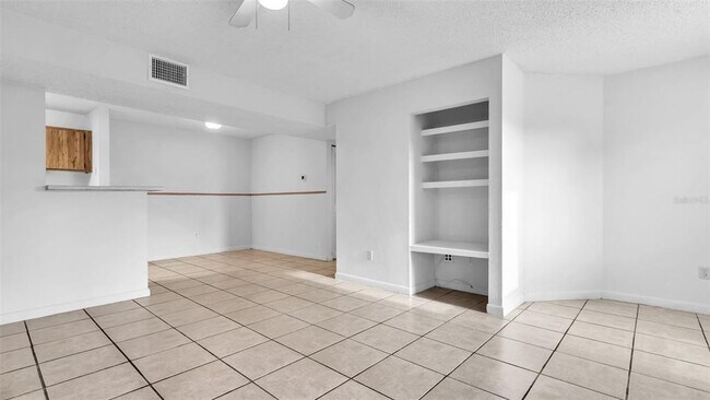 Building Photo - 455 Alt 19
