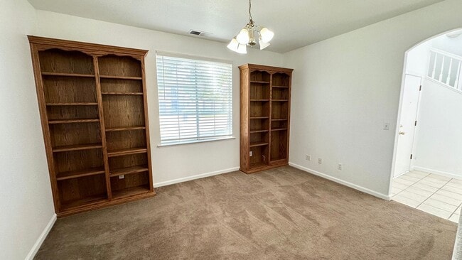 Building Photo - $2,795 Teague & Chestnut, 4 Bedroom Home -...