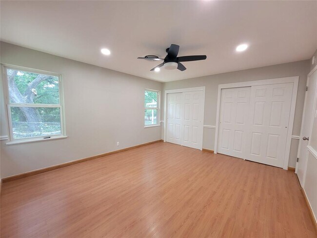 Building Photo - 2513 W 45th St