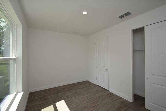 Building Photo - 102 Brittany Ln