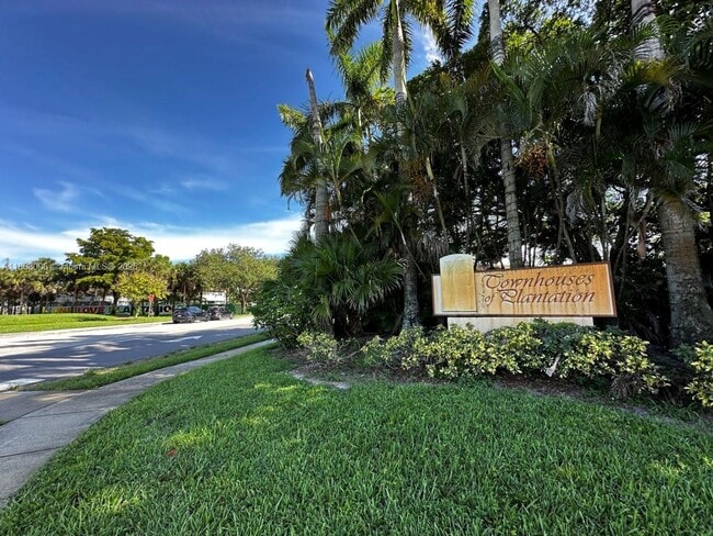 Building Photo - 4876 NW 9th Dr