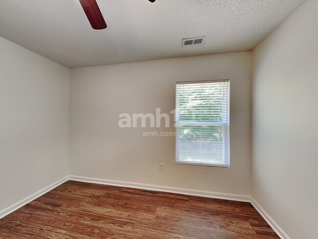 Building Photo - 201 Lameshur Ln