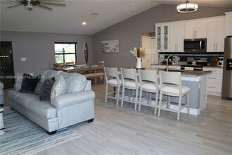 Building Photo - 4407 SW 16th Pl