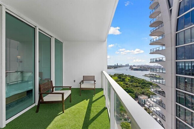 Building Photo - 1040 Biscayne Blvd