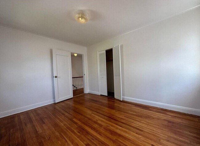 Building Photo - 76-12 175th St