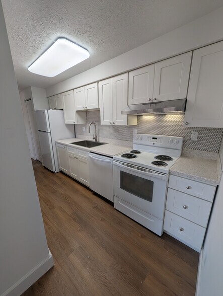 Kitchen - 19609 Gunners Branch Rd