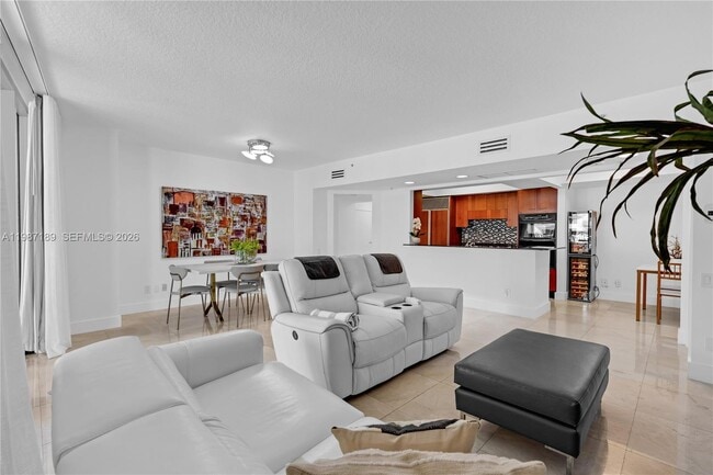 Building Photo - 1500 Ocean Dr