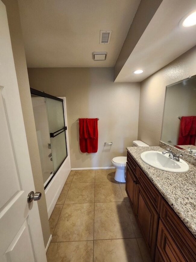 Building Photo - Charming Single-Story Home