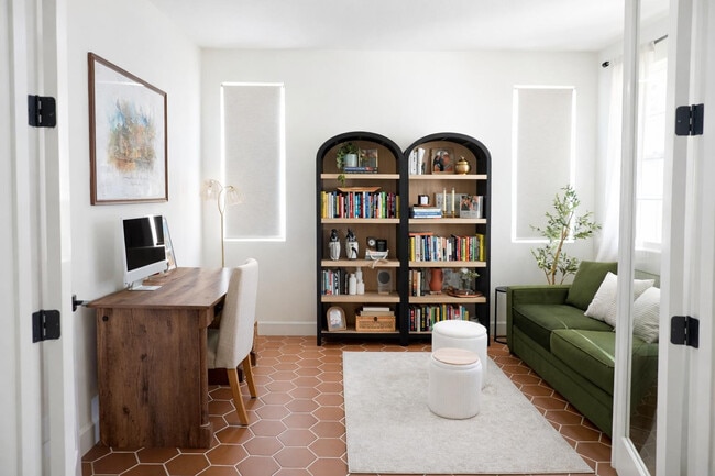 Building Photo - 12091 N San Clemente St