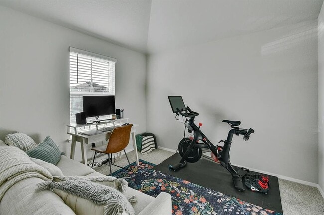 Building Photo - 121 Crescent St