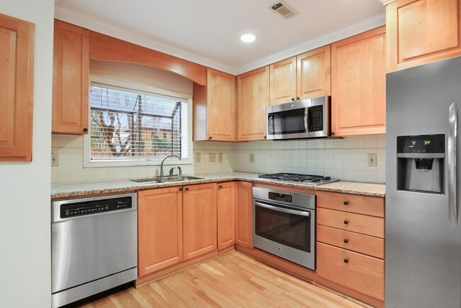 Building Photo - 1245 S Ponce De Leon Ave NE