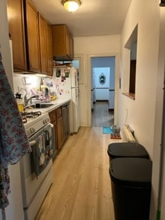 kitchen Gas stove - 1826 C St SE
