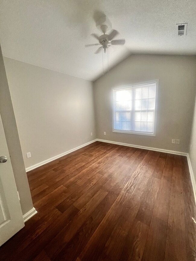 Building Photo - Paddock Place Apartments