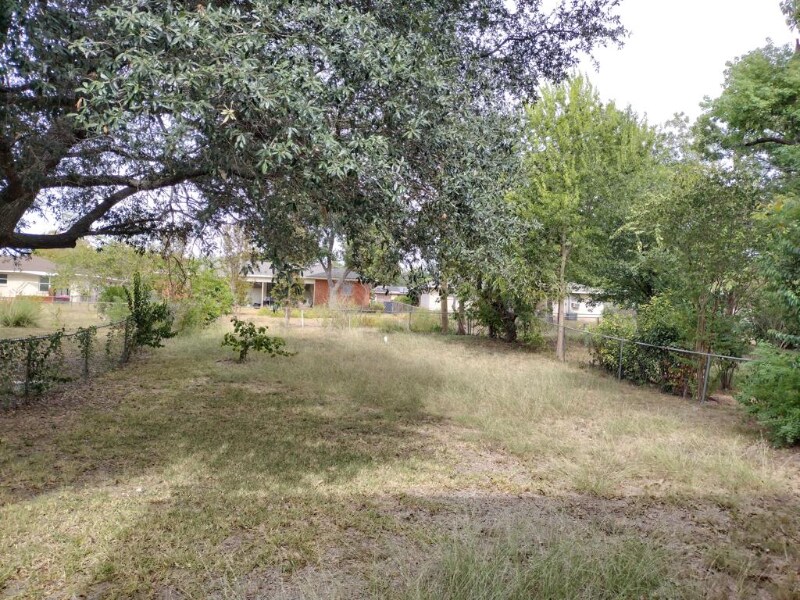 Building Photo - 2510 Skyline Dr