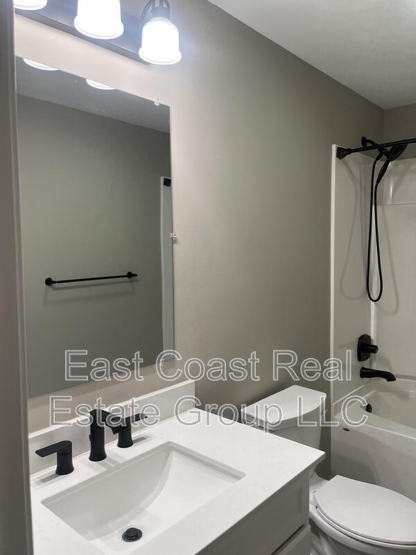 Building Photo - 18061 Crampton Ln