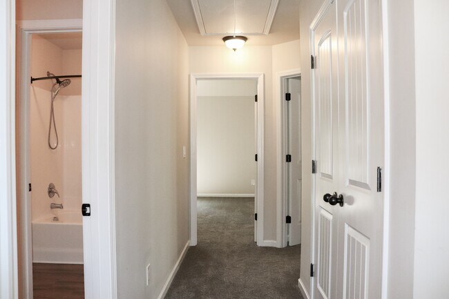 Building Photo - 1266 Coachman Way