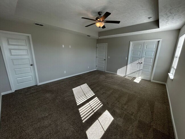 Building Photo - 1904 Bethpage Dr