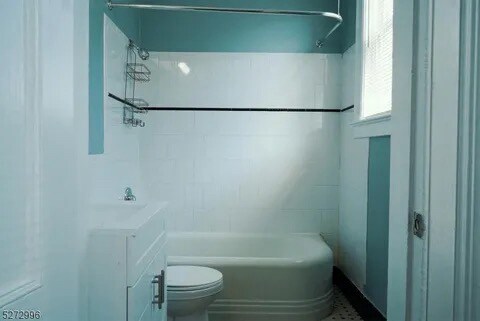 Building Photo - 225 Somerset St