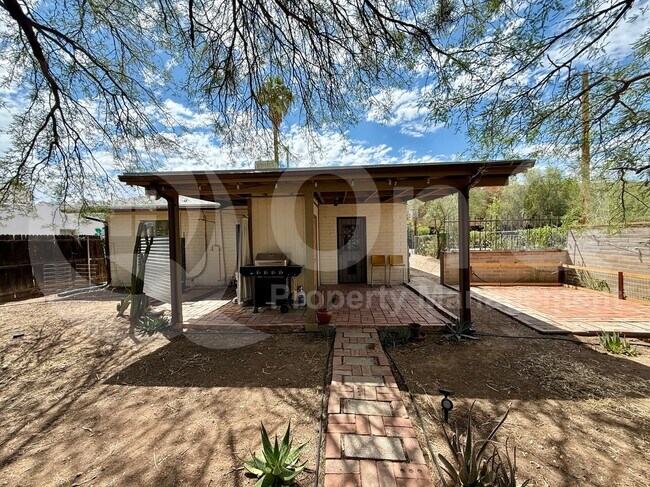Building Photo - 3320 N Cardi Blvd