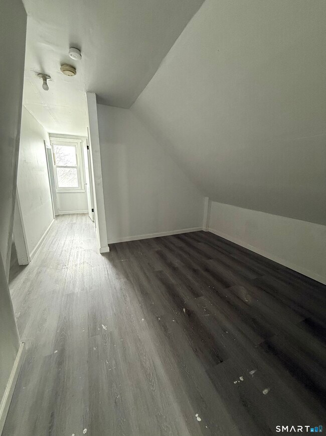 Building Photo - 21 Edgar St