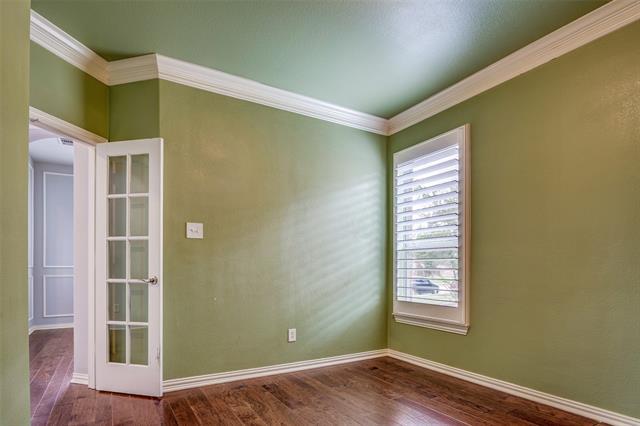 Building Photo - 916 Carlsbad Dr