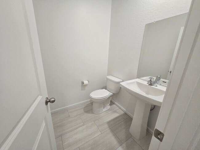Building Photo - New Build 4 bed/3 Bath Home