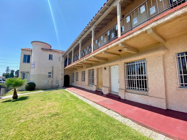 Building Photo - 1273 S. Woods Ave. LLC.