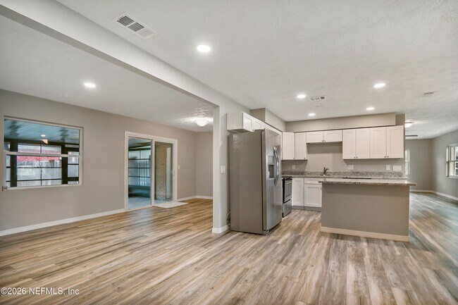 Building Photo - 7804 Jolliet Dr