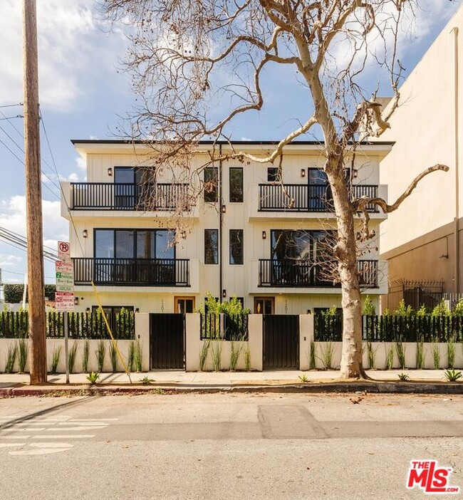 Building Photo - 6765 Lexington Ave