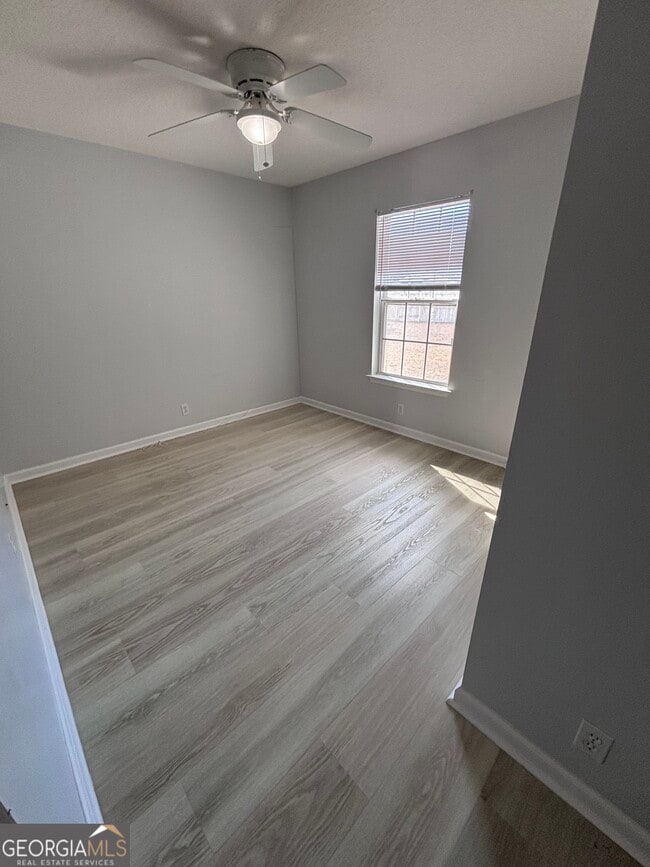 Building Photo - 106 Lake Manor Dr