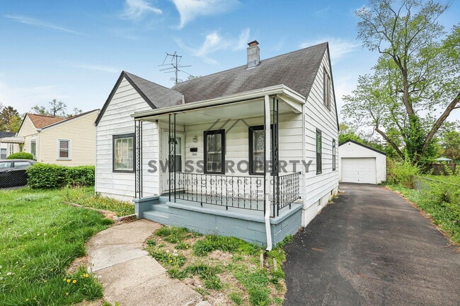 Building Photo - 1590 Vendome Dr S