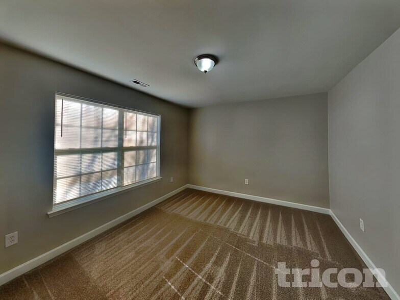 Building Photo - 8322 Knapp Ct