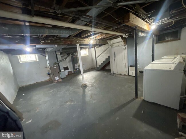 Building Photo - 428 Paxson Ave