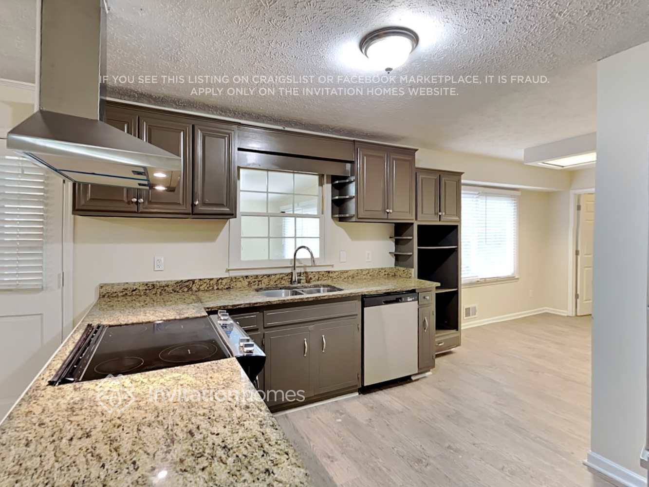 Building Photo - 4656 E Glen Ridge Cir